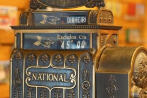 5 Estratégias Infalíveis para Economizar Dinheiro e Aumentar sua Riqueza em 2024