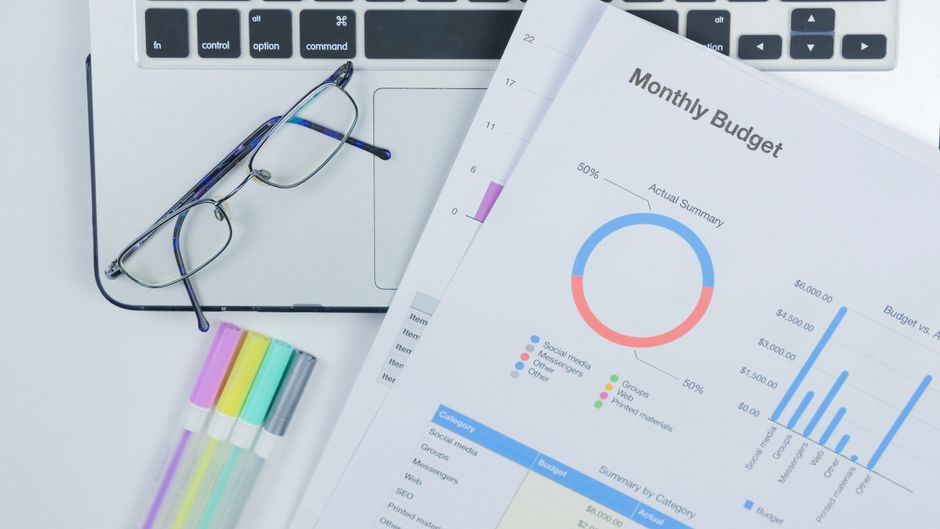 Como criar um orçamento mensal eficaz: passos práticos para controlar seus gastos