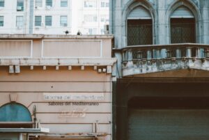 CDB vs Tesouro Selic: qual escolher para a reserva de emergência em 2026 (rendimento, liquidez e risco)