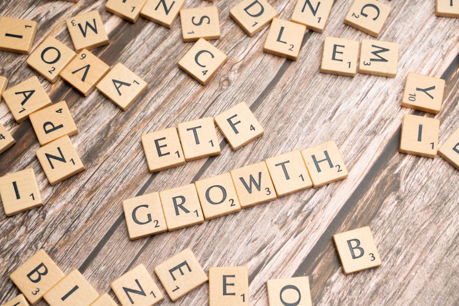 Como montar uma carteira de ETFs para 2026: alocação por classe, custos, rebalanceamento e tributação