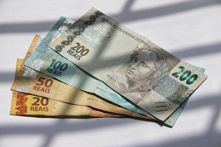 Guia completo do Tesouro IPCA+ em 2026: como escolher vencimentos, entender marcação a mercado, calcular retorno real e otimizar tributação
